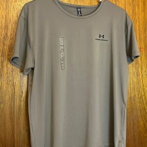 Under Armour Rush, Loose Fit, Ladies Small T-Shirt. NWT. MSRP $40